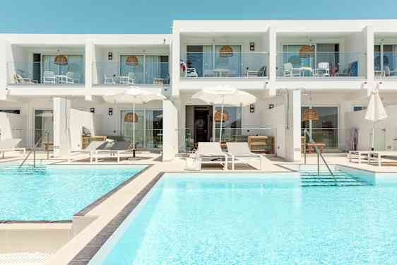 Royal Pool Suite