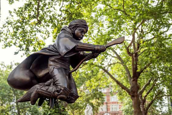 Harry Potter staty i London