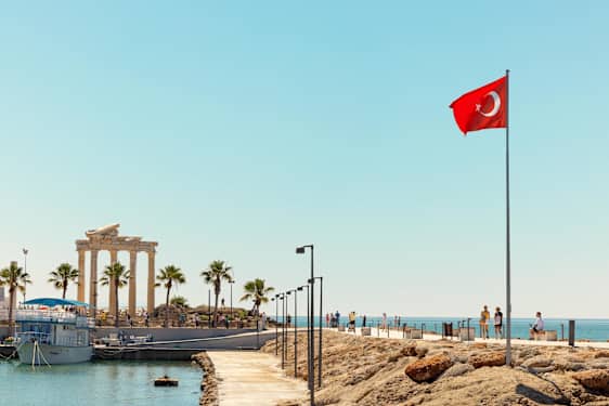 Pier in Side with turkish flag