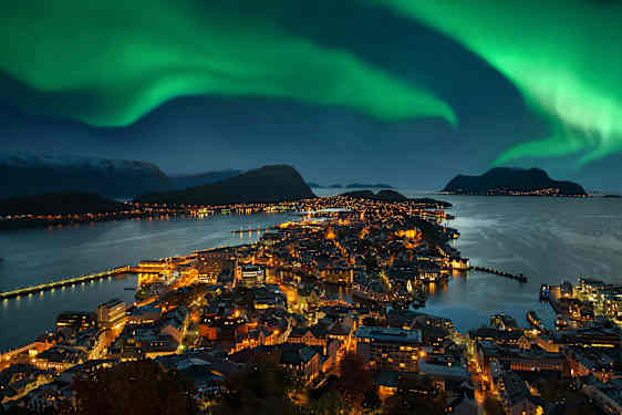 Norrsken över Romsdal Ålesund