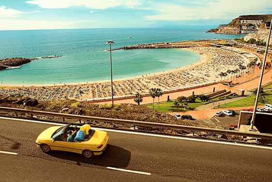 Gul bil på Gran Canaria