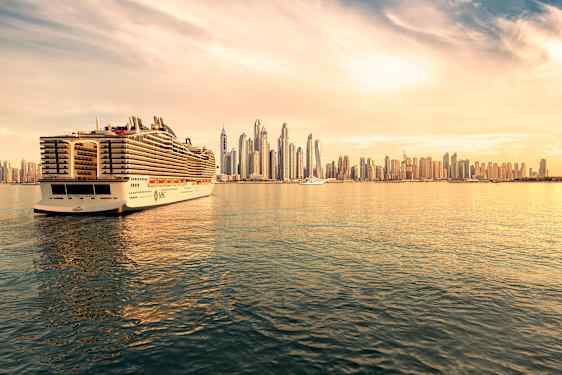 MSC fartyg påväg mot Dubai