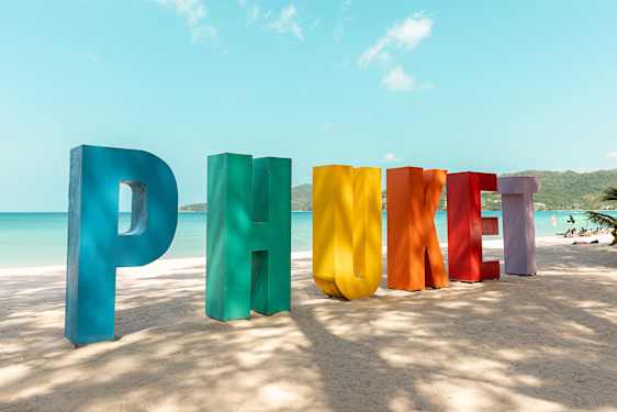 Phuket bokstäver på strand