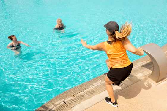 Träna i poolen