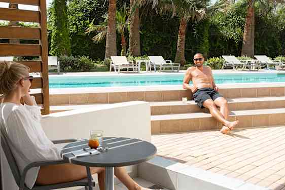 Hotell med poolaccess