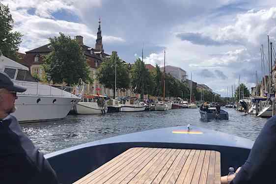 GoBoat-tur i kanalen vid Christianshavn