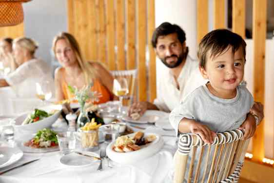 Familj i restaurang