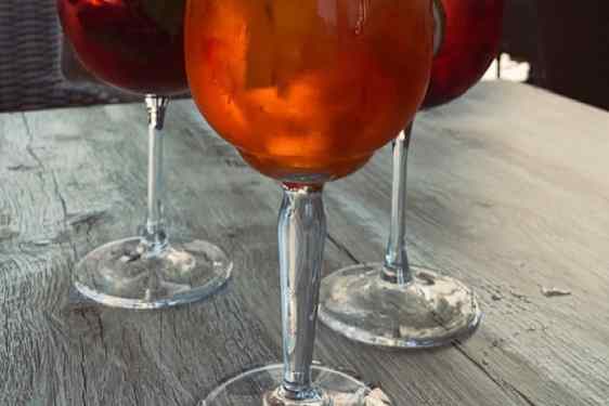 Aperol Spritz och fröccs i värmen