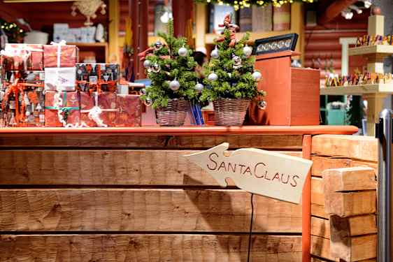 Julklappar på en bänk