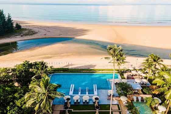 Apsara Beachfront Resort & Villas