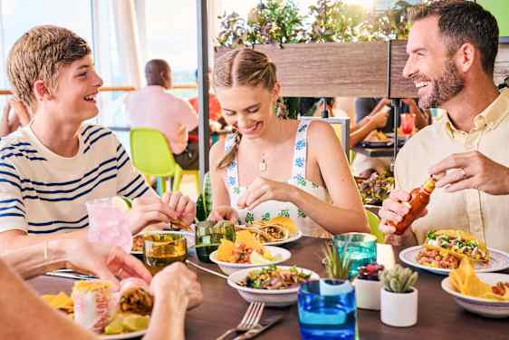 Familj ombord på Royal Caribbean