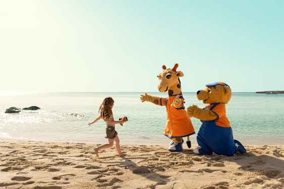 Lollo och bernie och en tjej på stranden