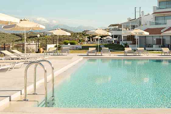 Poolen på Bella Vista Village