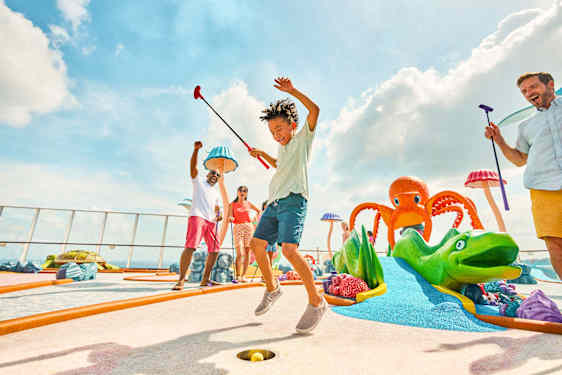 Familj ombord på Utopia of the Seas