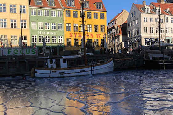 Nyhavn i vinterskrud