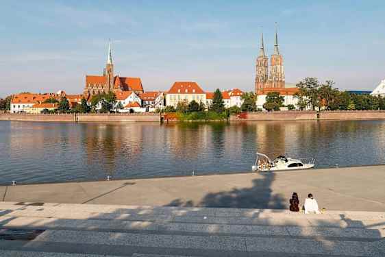 Kanal och hus i Wroclaw