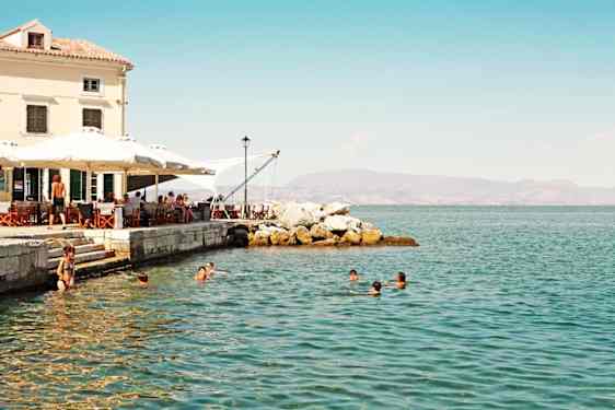 Restaurang vid havet