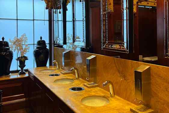 Även badrummet känns ståtligt