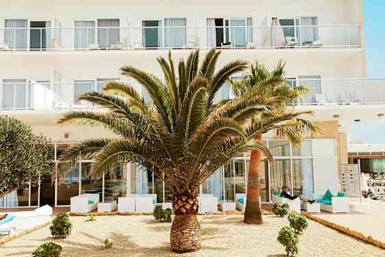 Sunprime Waterfront poolområde