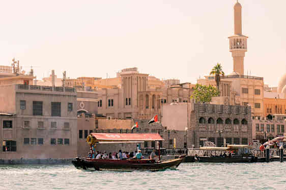 Dubai från vattnet