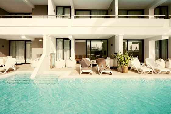 Poolaccessrum
