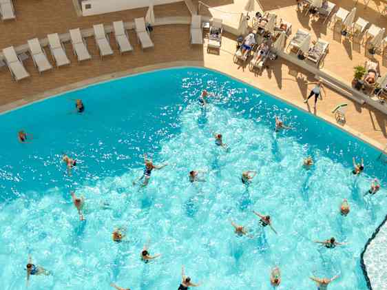 Vattenträning i poolen
