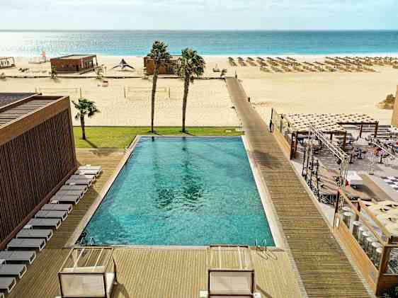 Robinson Cabo Verde - poolen ut mot havet