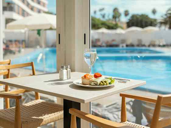 Sunprime Ocean View pool