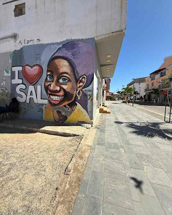 I <3 Sal – graffiti på en vägg på Sal, Kap verde