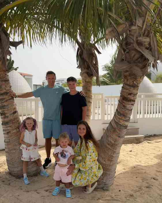 Familjen Hykkerud under palmerna på Kap Verde