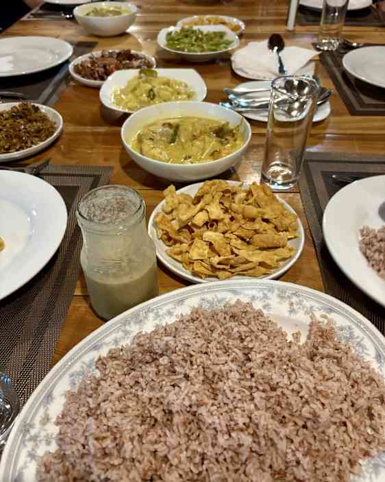 Blandade lokala curryrätter