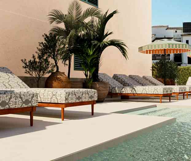 Solstolar och parasoller vid en pool. (AI-genererad text)