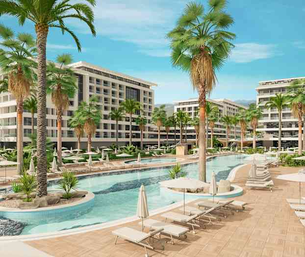 Hotellområde med pool, solstolar och palmer. (AI-genererad text)