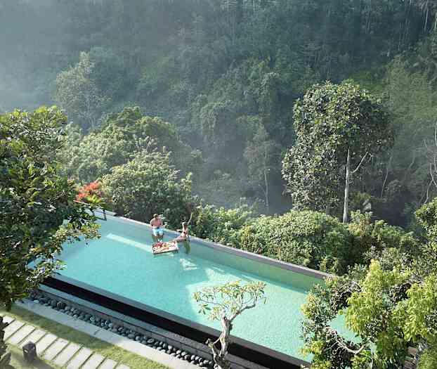 Simma i vackra omgivningar