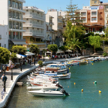 Hamnpromenaden i Agios Nikolaos.