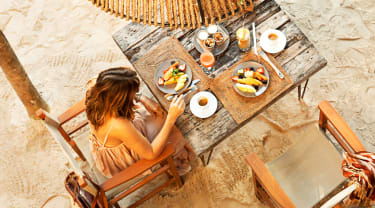 Middagsbord på stranden