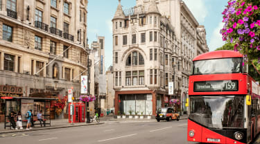 Buss på gata i London