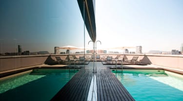 Hotell med pool på taket