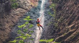 Canyoning in the rainforest – Canyoning i regnskogen