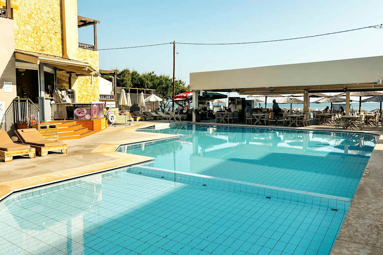 Bilder från hotellet Erato Beach - nummer 1 av 42