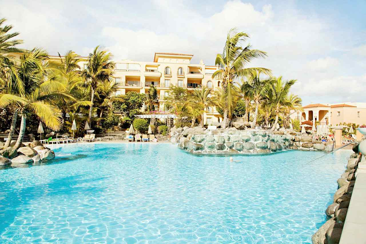 Bilder från hotellet Palm Oasis - nummer 1 av 24