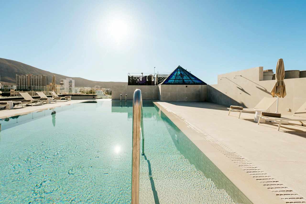 Bilder från hotellet Reveron Plaza - nummer 1 av 33