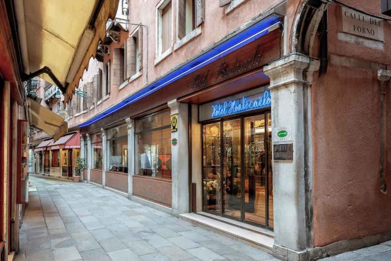 Bilder från hotellet Hotel Montecarlo - nummer 1 av 113