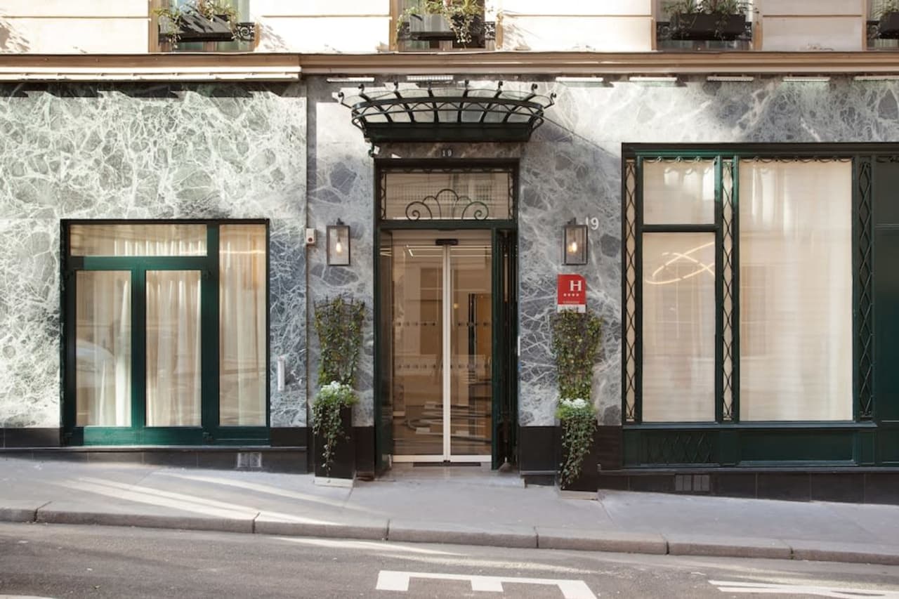 Bilder från hotellet Grand Hotel Saint Michel - nummer 1 av 35