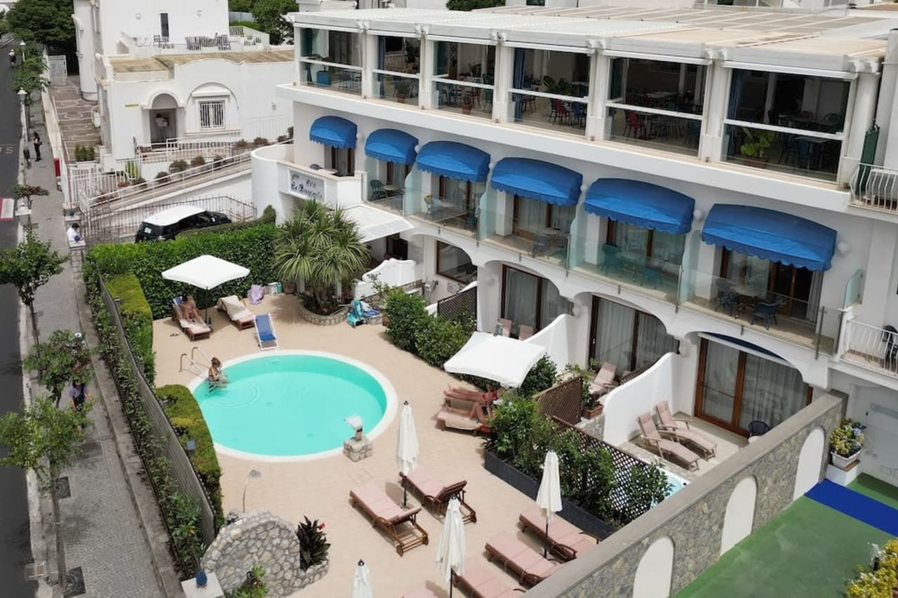 Bilder från hotellet Capri Bougainville - nummer 1 av 95