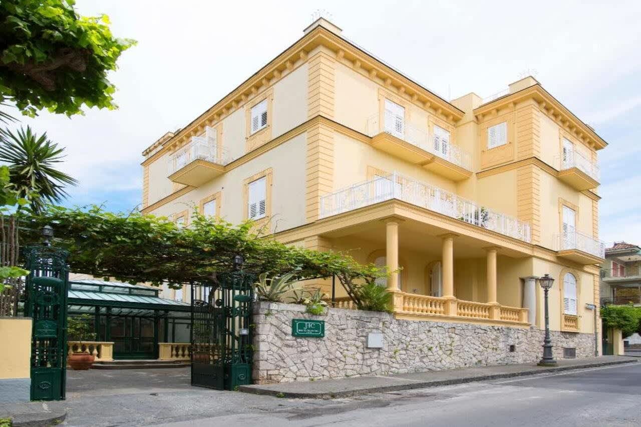 Bilder från hotellet Crawford Hotel - nummer 1 av 6
