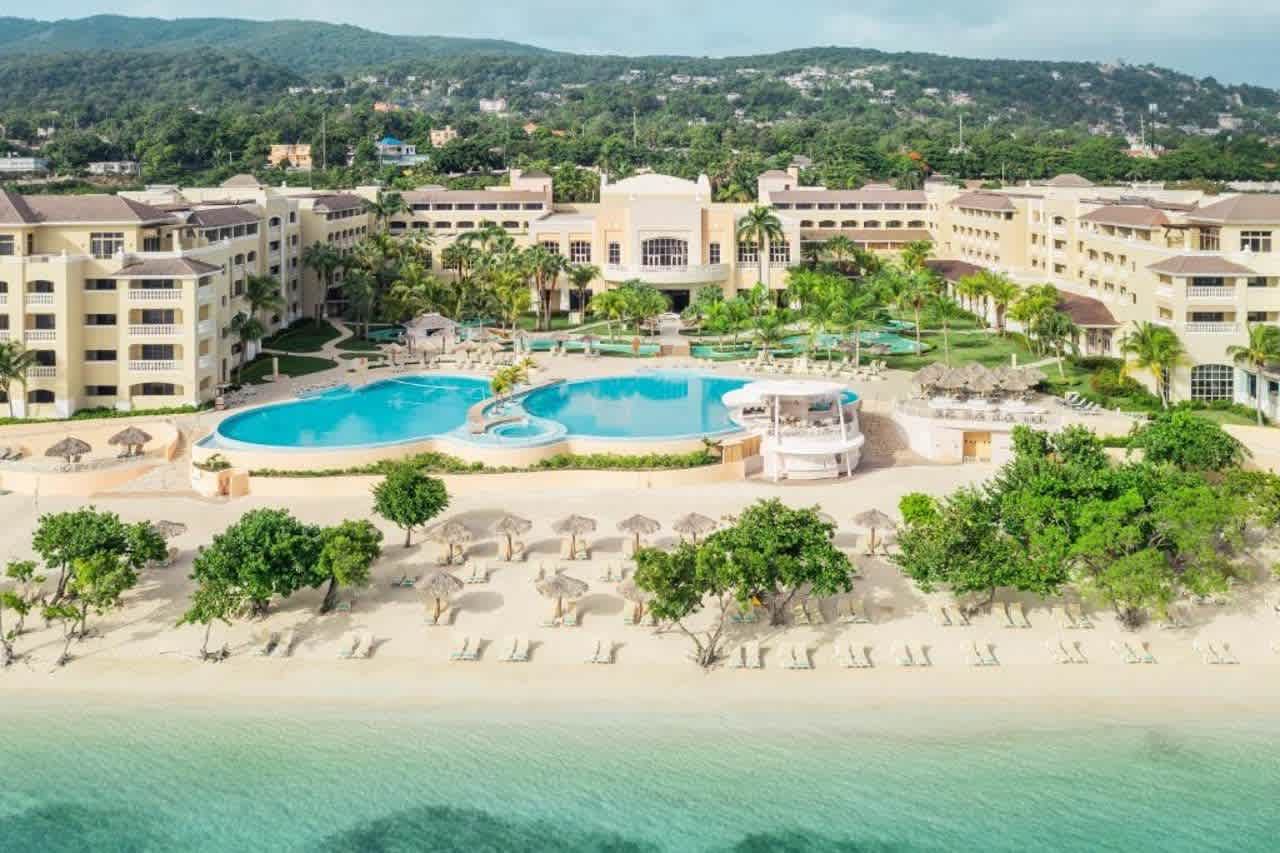 Bilder från hotellet Iberostar Waves Rose Hall Beach - nummer 1 av 19