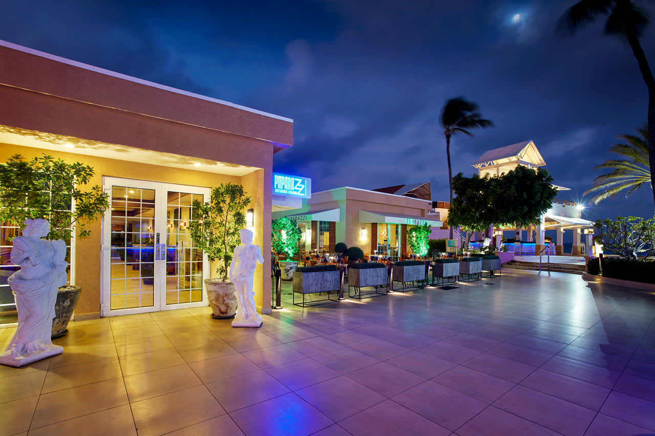 À la carte-restaurang Paparazzi Restaurant på grannhotellet Tamarijn Aruba All Inclusive