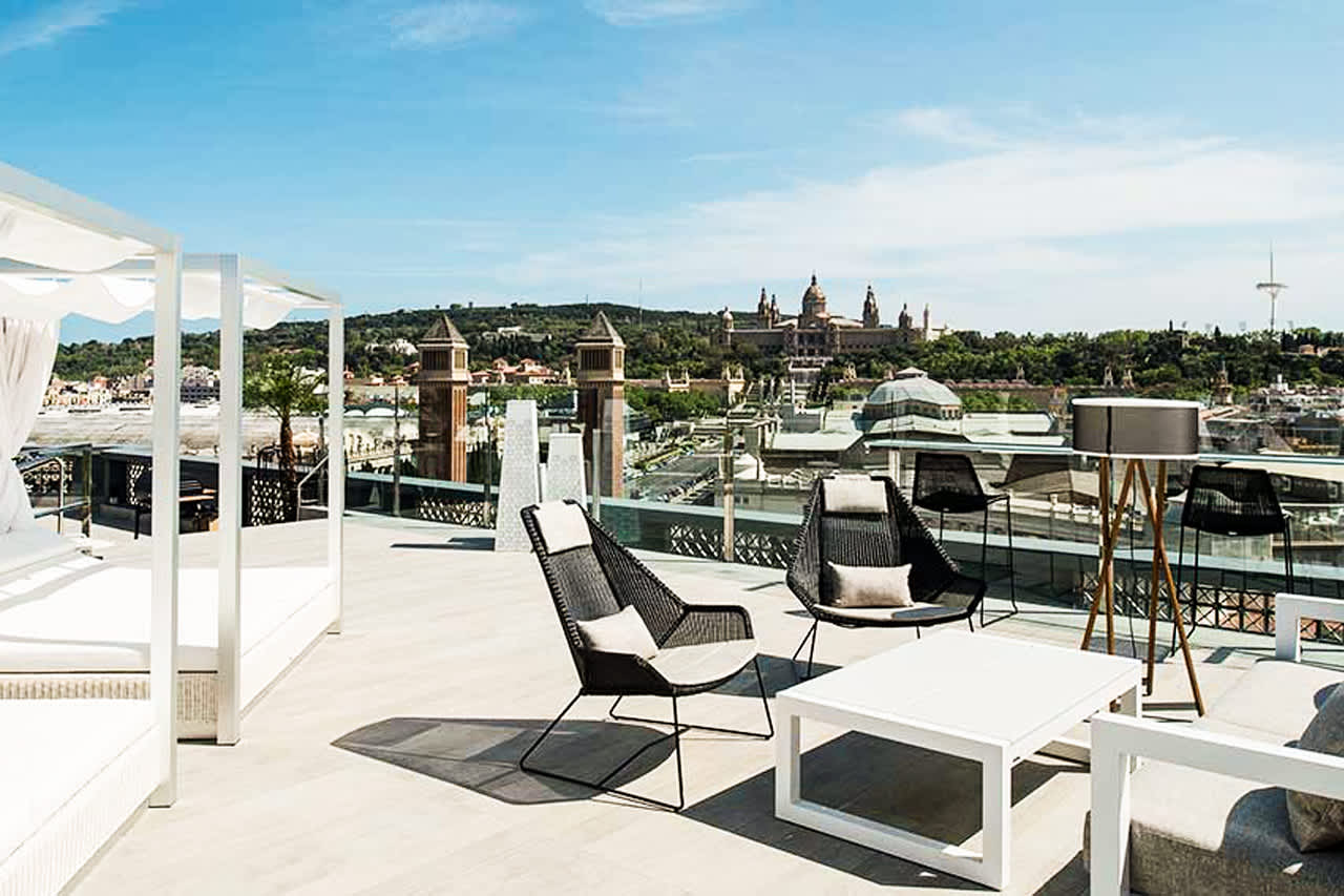 Utsikt över Plaza Espana från hotellets takterrass