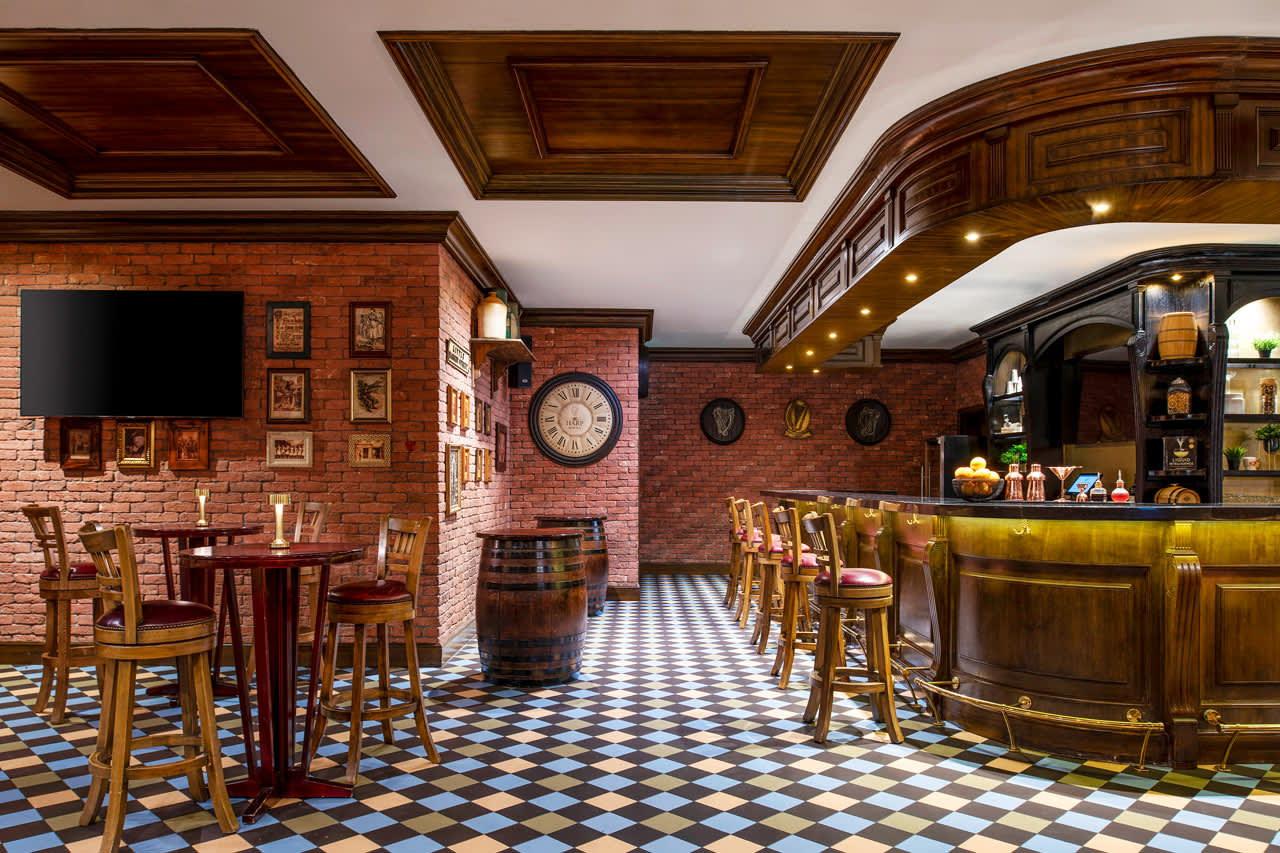 Kombinerad restaurang och bar i irländsk stil